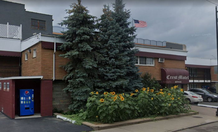 Crest Motel - Web Listing (newer photo)